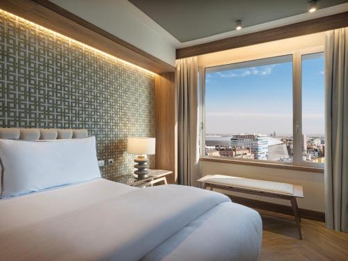 room detail thumbnail 1