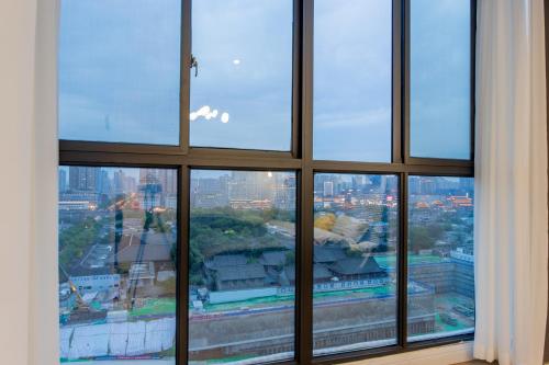 西安市中心钟楼整套四室一厅一厨两卫 西安市中心钟楼整套四室一厅一厨两卫