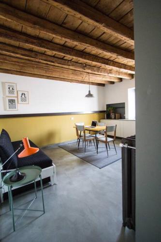 Yellow House by Costanza, Milan