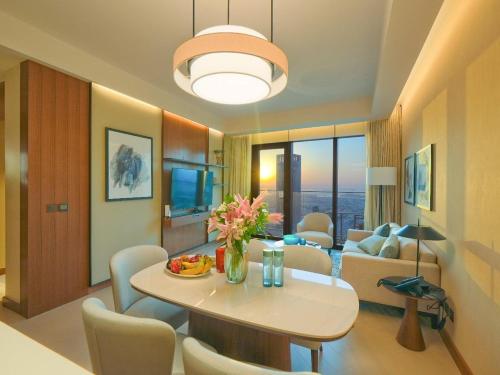 Super luxurious 2 BR Burj Khalifa & Fountain View - image 8