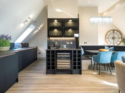 Зовнішній вигляд готелю, Arran Shores Luxury Shorefront Penthouse Suite 10 in Лемлеш