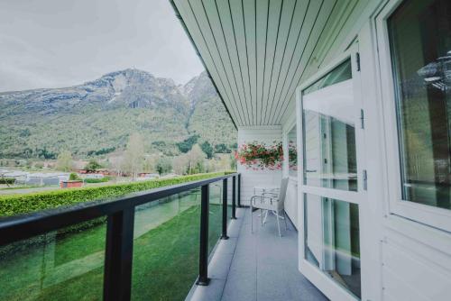 สภาพแวดล้อมโดยรอบ, Loen Apartments in โลเอน