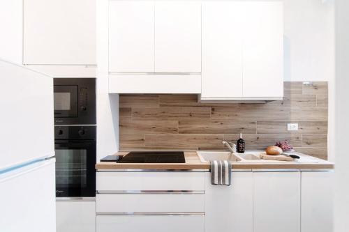 One-Bedroom Standard Apartment image 7