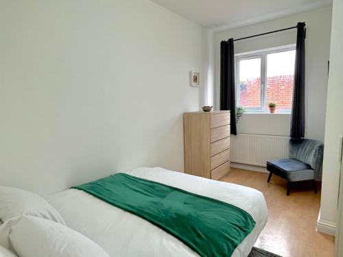 Fulham Broadway Apartment by PrimeCityHosts - image 3