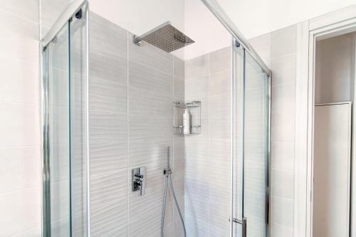 One-Bedroom Standard Apartment image 1