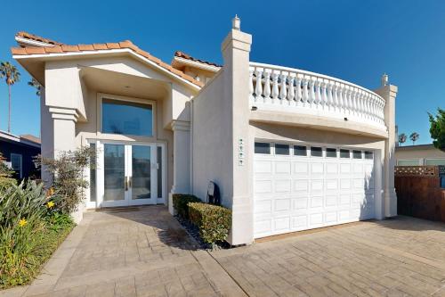 Pierpont Coastal Dreams in Ventura, USA