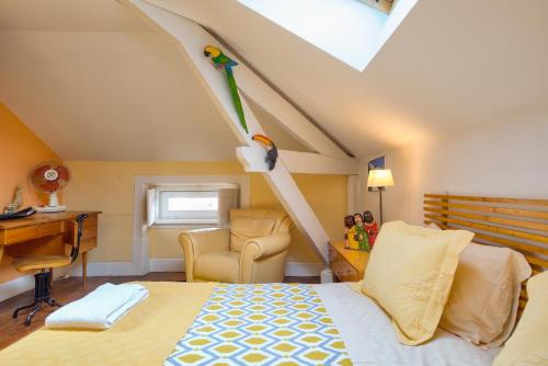 2 bedrooms, 3 beds