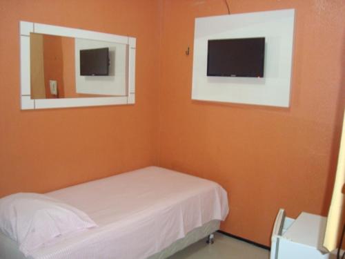 1 twin bed