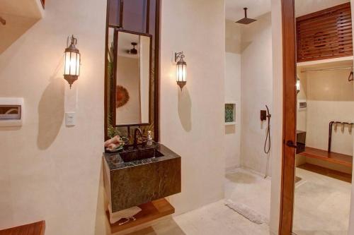 Posh large Villa Minutes from the Beach in Tulum, Mexico