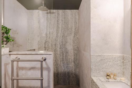 Casa Camisa - Soho - by Frankie Says - image 6
