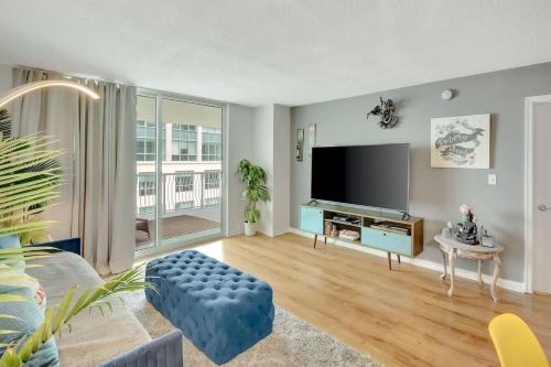 Brickell Bay Views 1BR with Balcony, Pool, Gym and More in Miami, USA