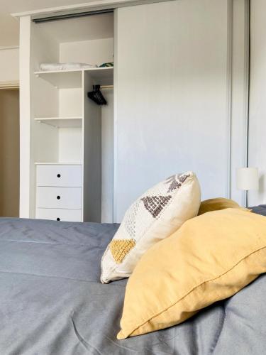 One-Bedroom Apartment image 10