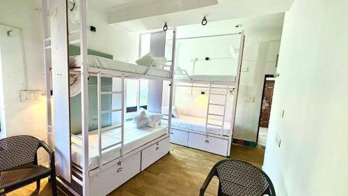 Multiple Stories, Udaipur in อุทัยปุระ