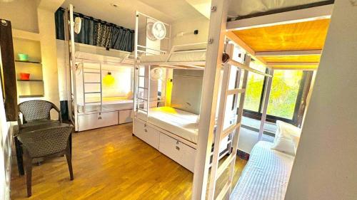 Multiple Stories, Udaipur in อุทัยปุระ