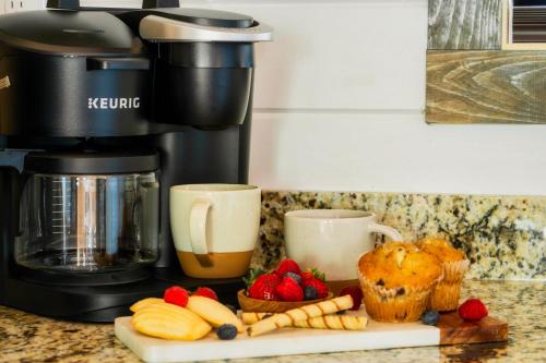 Modern Cabin - The Emerald Nest Modern Cabin - The Emerald Nest