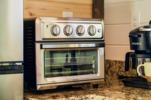 Modern Cabin - The Emerald Nest Modern Cabin - The Emerald Nest