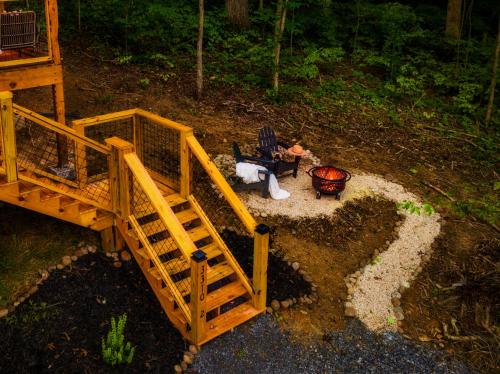 Modern Cabin - The Emerald Nest Modern Cabin - The Emerald Nest