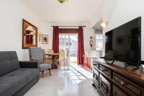Shared lounge/TV area, 1 bedroom apartment by ALGARVEMANTA in Vila Nova De Cacela
