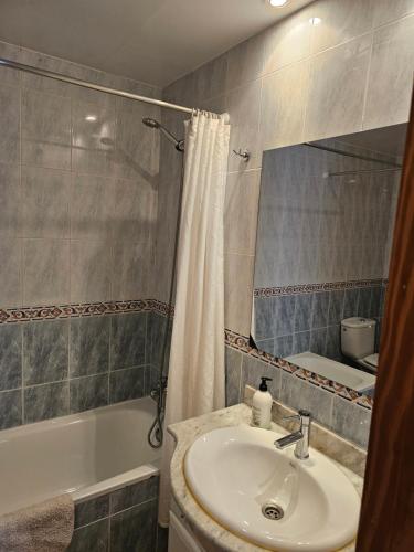 One-Bedroom Apartment image 10