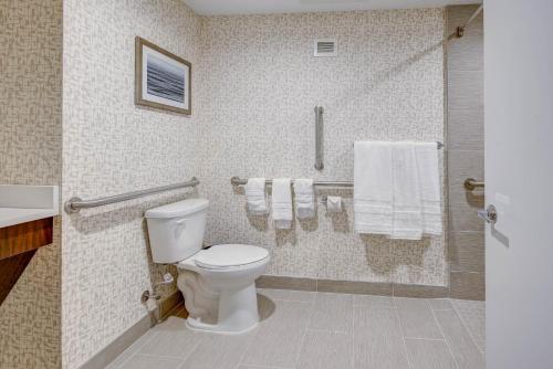 Sheraton Eatontown Hotel - image 14