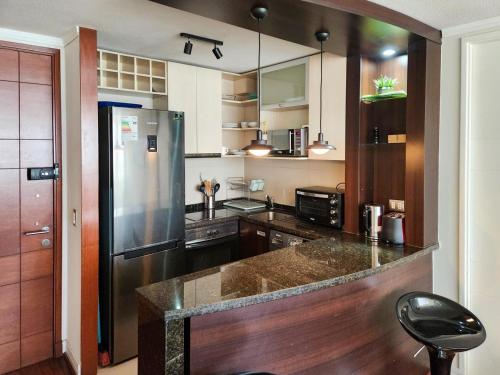 Kennedy Retreat 1BR With Parking Smart TV Pool & Gym