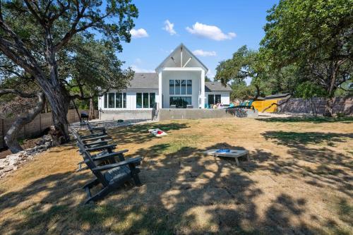 Mini-resort Wpool And Putt in Spicewood, USA