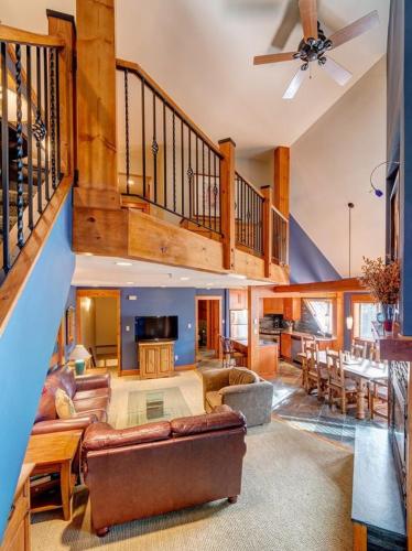 Foxglove 16 Beautiful 3 bedroom townhome close to Village FG. in Whistler, Canada