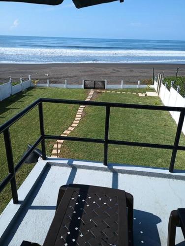 Tiny Villa in Acachapa