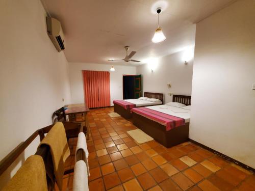 2 double beds