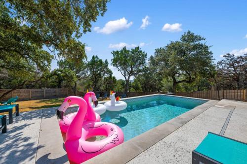 Mini-resort Wpool And Putt in Spicewood, USA