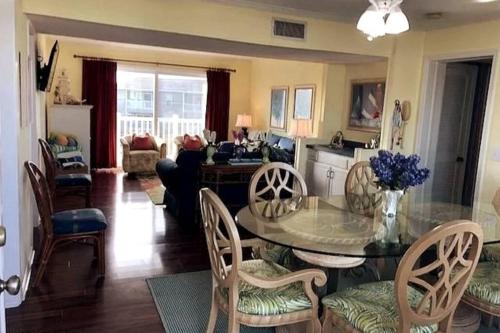 Coastal Condo in OIB NC!