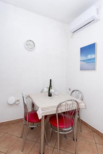 Apartment with Sea View image 6