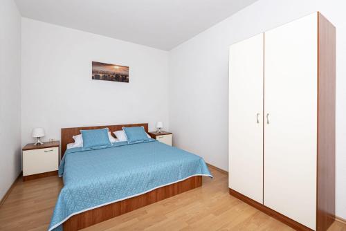 Two-Bedroom Apartment with Balcony image 9