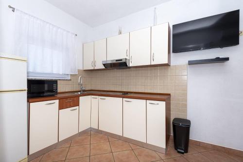 Apartment with Sea View image 4
