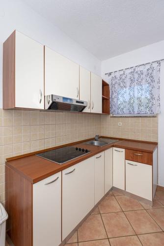 Two-Bedroom Apartment with Balcony image 5