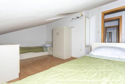 Three-Bedroom Apartment with View image 6