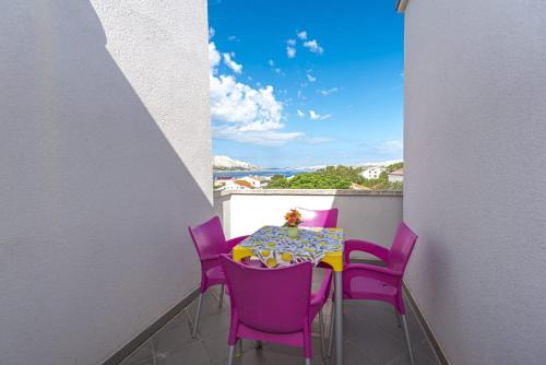 Three-Bedroom Apartment with View image 2