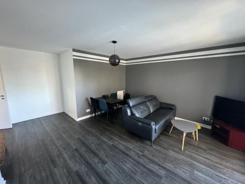 Shared lounge/TV area, Paris - Stade de France in Villeneuve-la-Garenne