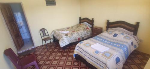 2 twin beds