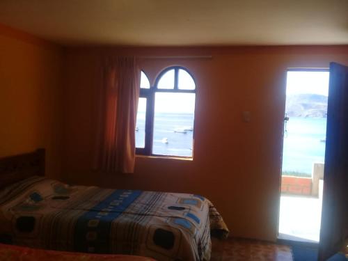 3 twin beds