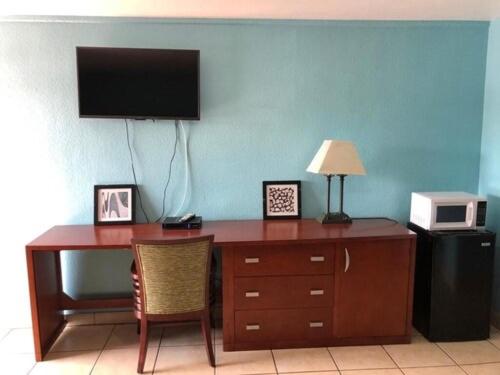Economy Suites in Winter Haven, USA