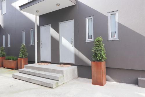 Executive Townhouse Auckland by Furnished Rentals