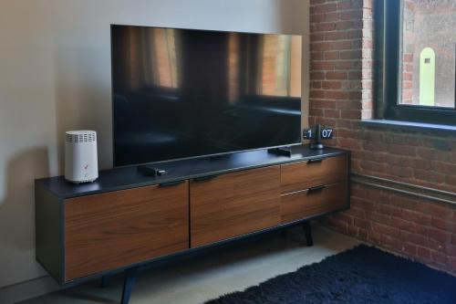 The Othello - Luxury Industrial Loft near NYC