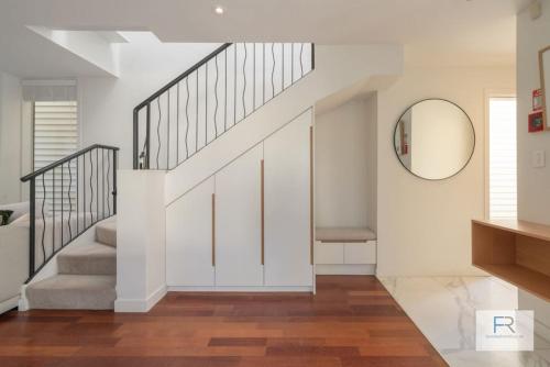 Chic Parnell Townhouse in بارنل