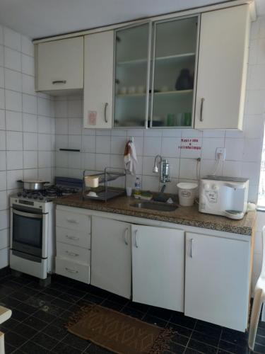 cuina, Quarto para temporada na praia do corsário (Quarto para temporada na praia do corsario) in Itaigara