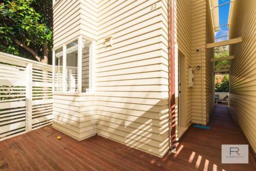 Chic Parnell Townhouse in بارنل