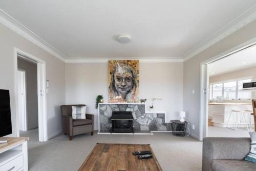 Charming One Tree Hill House by Furnished Rentals in أونيهونجا