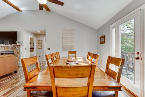 Home Less Than 2 Mi to Mtn Greens Golf, Massanutten Ski! in McGaheysville, USA