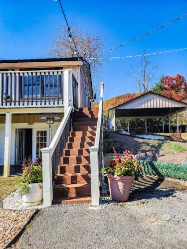 Carloover Vista: Mountain Escape