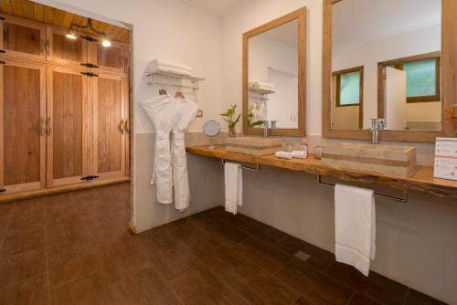 La Aldea De La Selva Lodge